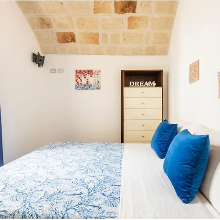 Monopoli, Mare Fuori *