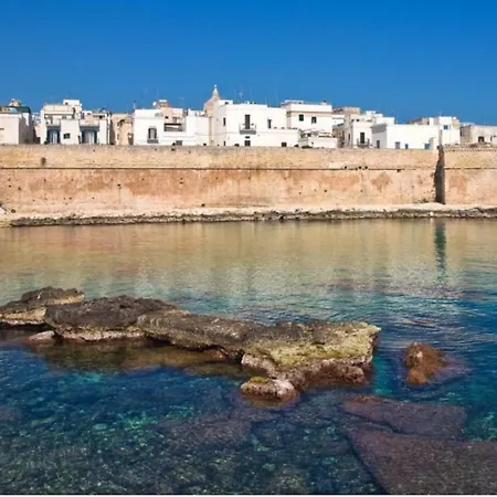 別荘 Monopoli, Mare Fuori モノーポリ